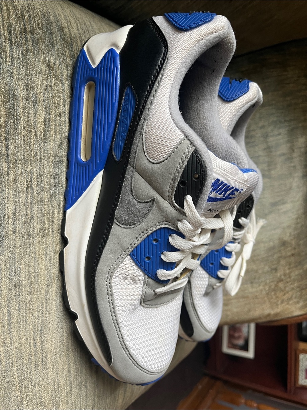 Nike Air Max 90 Royal 2020 - CD0490-100 Size Women’s 11.5 - Picture 4 of 4